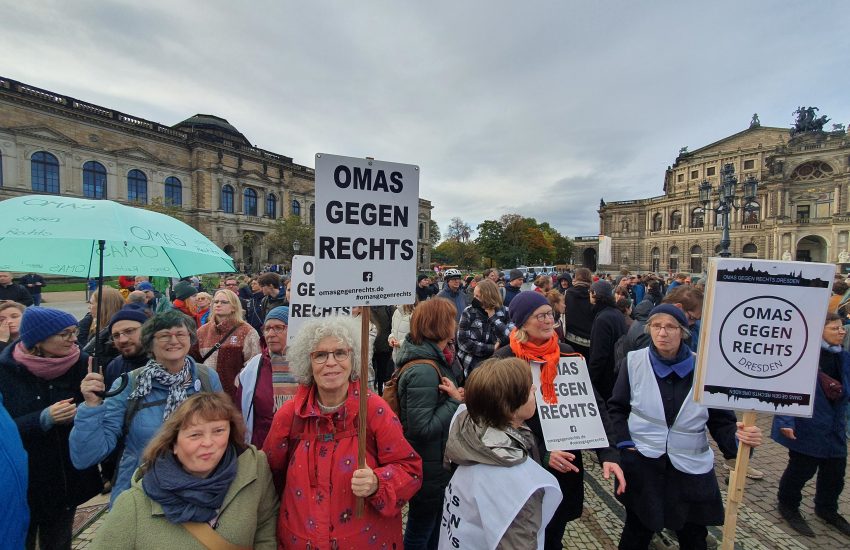 OMAS GEGEN RECHTS beim Gegenprotest