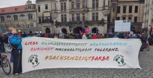 Demo "Demokratie verteidigen" in Dresden