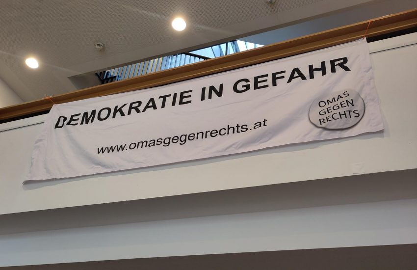 Transparent beim Europaforum der OMAS GEGEN RECHTS in Wien