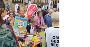 OMAS GEGEN RECHTS bei "Dresden is(s)t bunt"